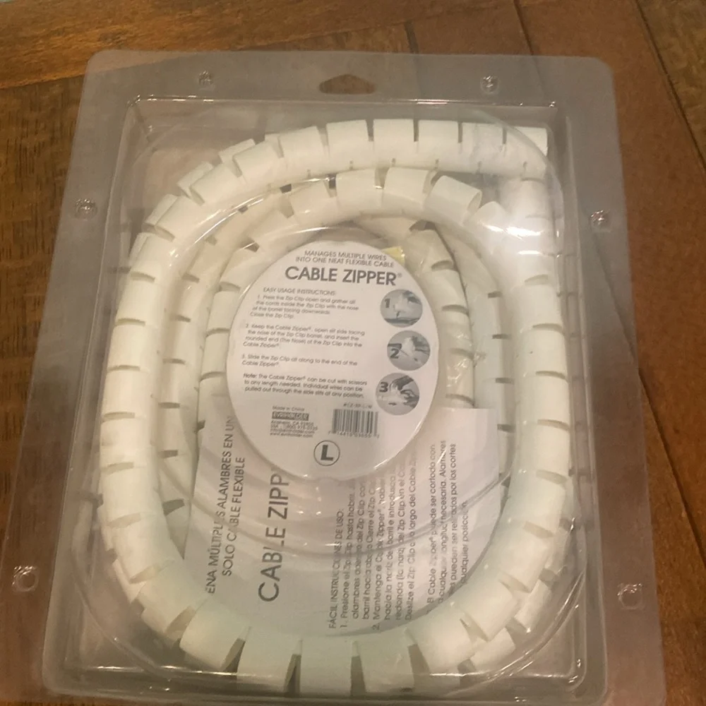 NWT Cable Zipper. 8feet long with accessories.